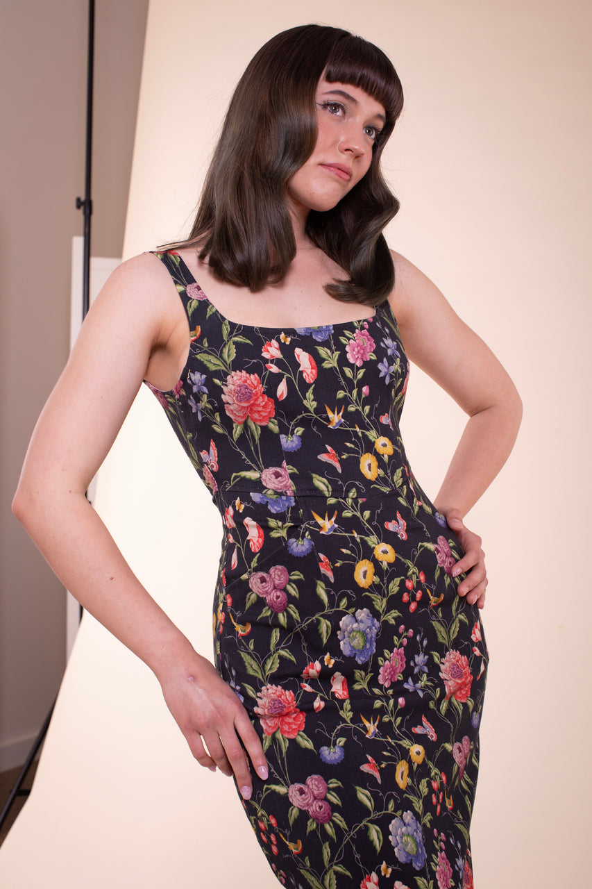 Rose Vine Dress - Black Wallpaper