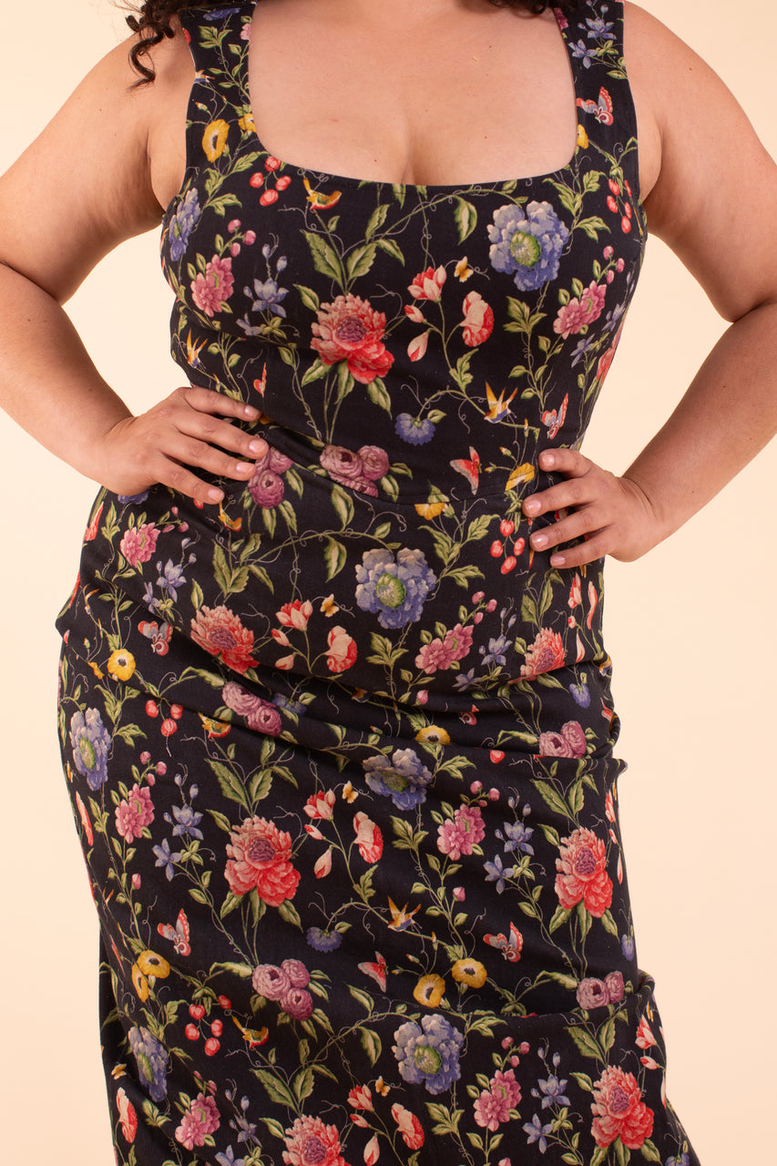 Rose Vine Dress - Black Wallpaper