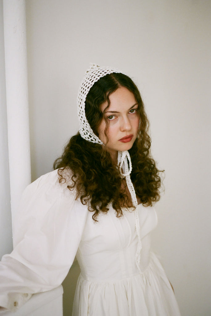 Arachne Bonnet - White