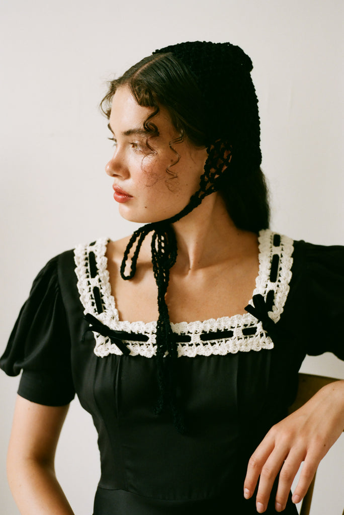 Arachne Bonnet - Black