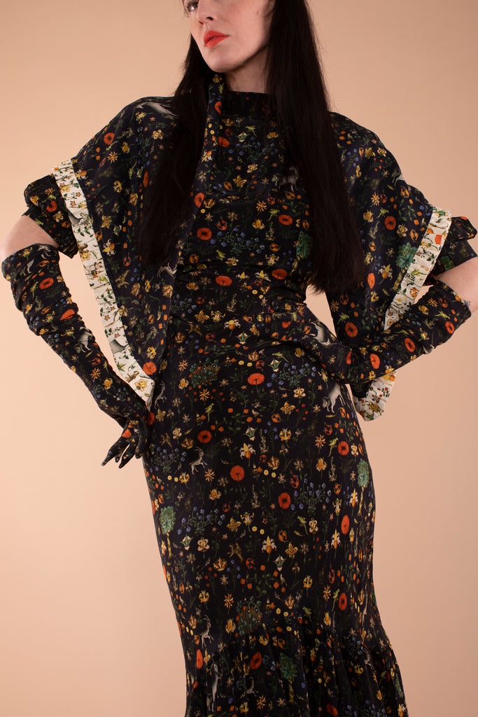 Ruffle Shawl - Black Illuminated