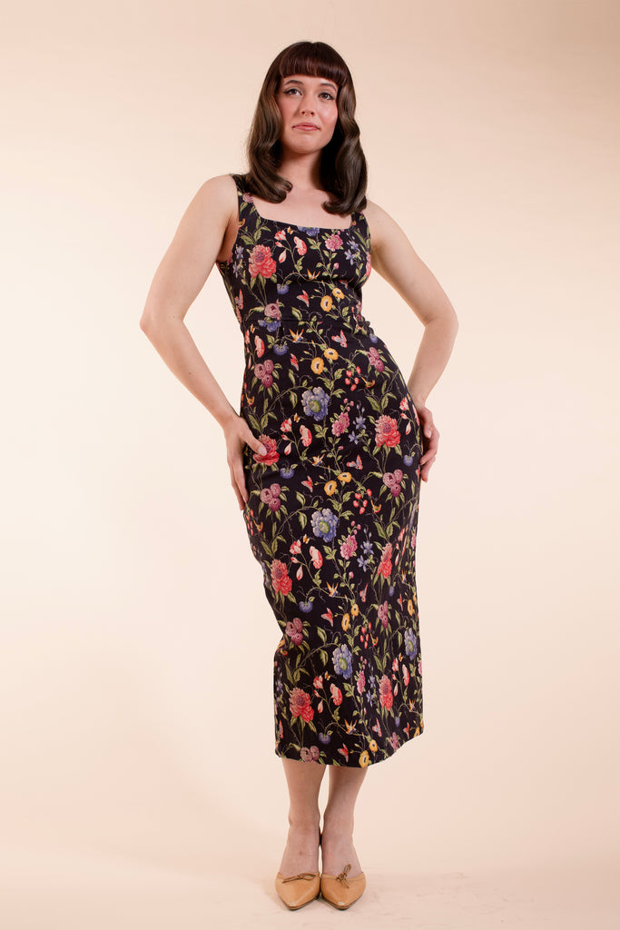 Rose Vine Dress - Black Wallpaper