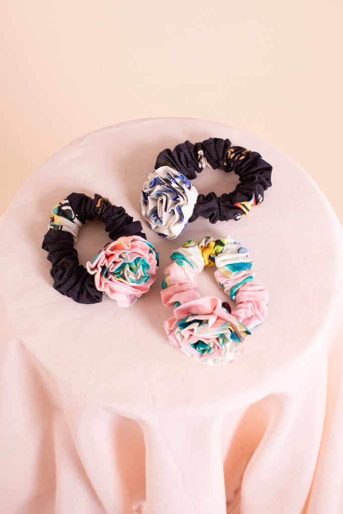 Sèvres Flower Scrunchie