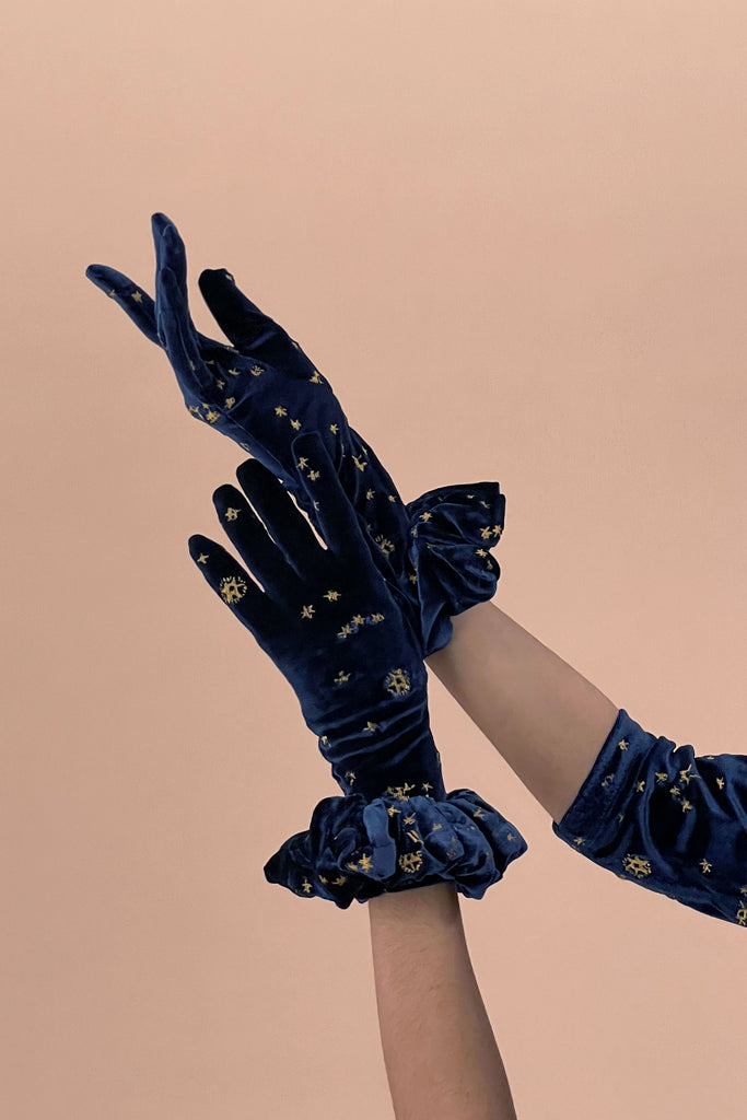 Celestial Gloves with Ruffles